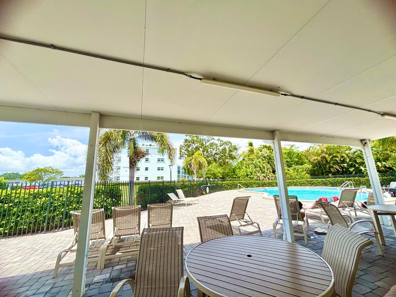 Real estate property located at 2069 Oakridge F Unit 2069, Broward, Oakridge F Condo, Deerfield Beach, FL, US