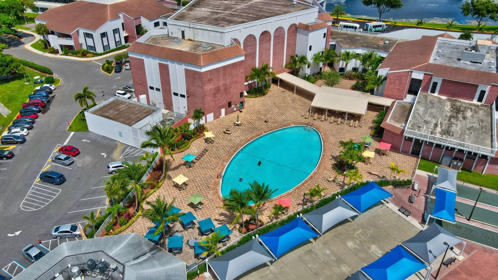 Real estate property located at 2069 Oakridge F Unit 2069, Broward, Oakridge F Condo, Deerfield Beach, FL, US