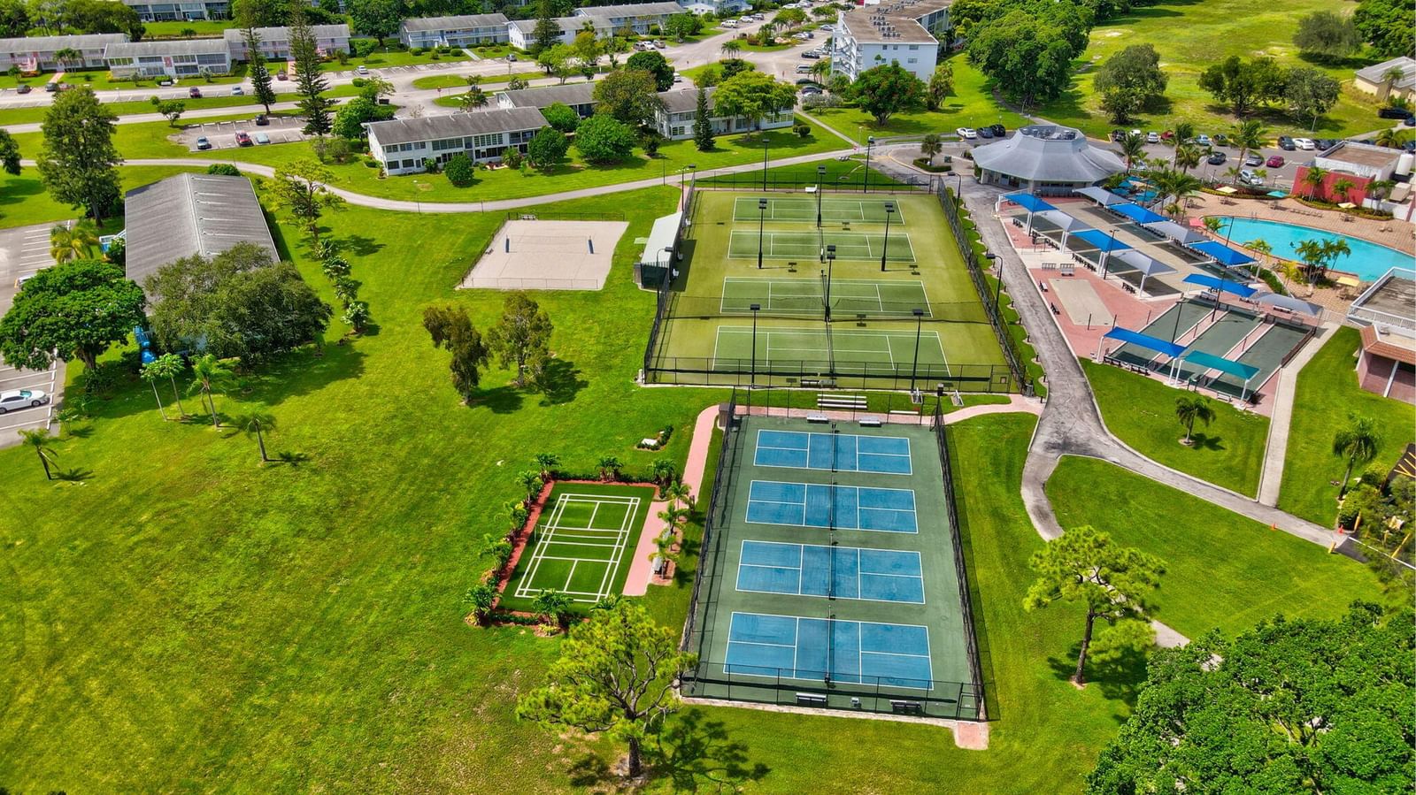 Real estate property located at 2069 Oakridge F Unit 2069, Broward, Oakridge F Condo, Deerfield Beach, FL, US