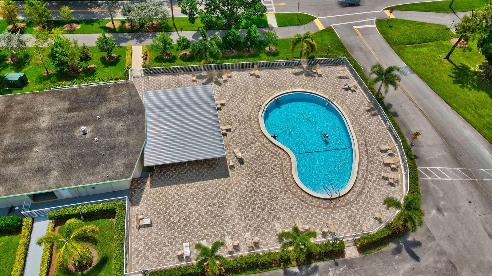 Real estate property located at 2069 Oakridge F Unit 2069, Broward, Oakridge F Condo, Deerfield Beach, FL, US