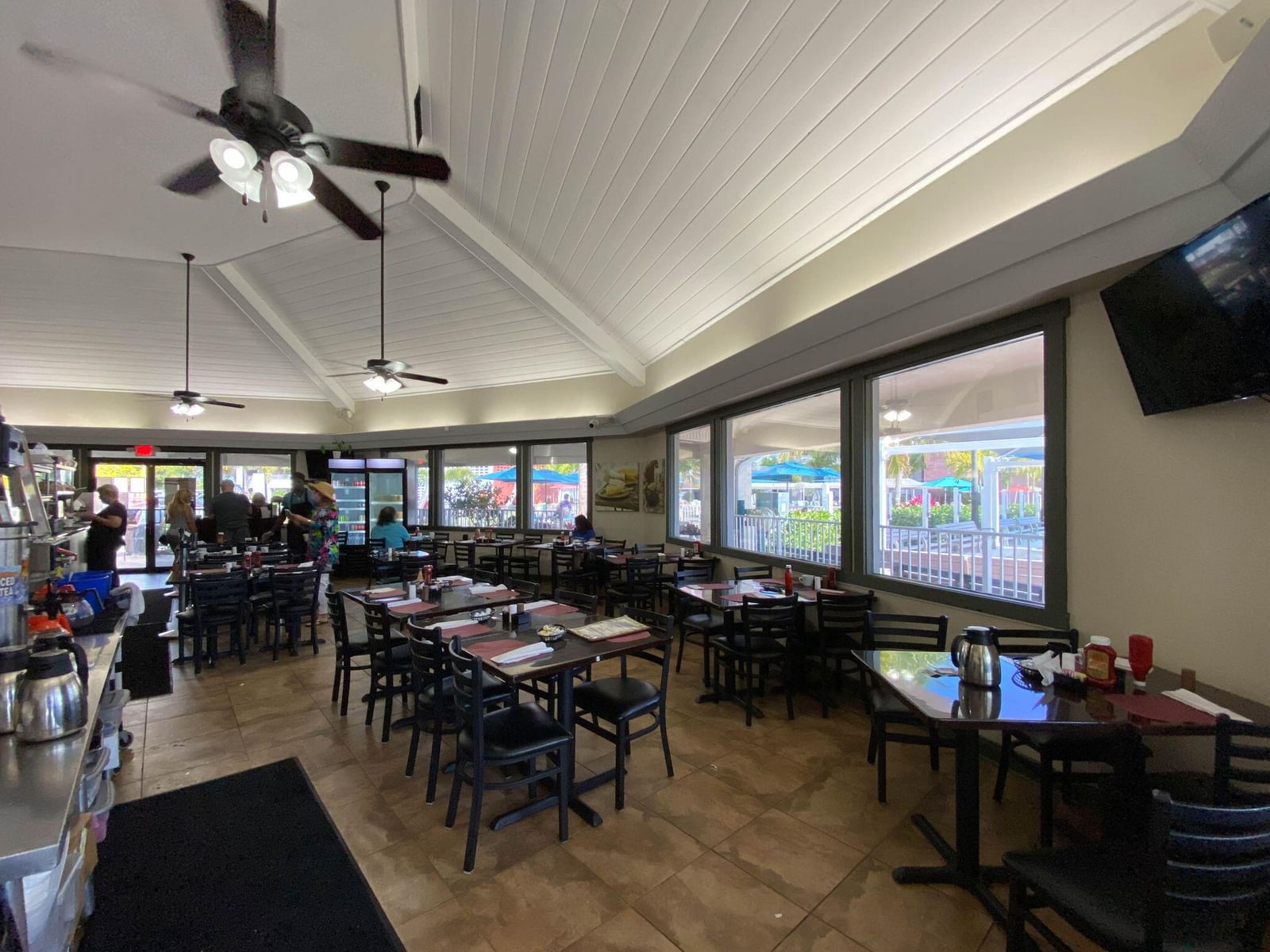 Real estate property located at 2069 Oakridge F Unit 2069, Broward, Oakridge F Condo, Deerfield Beach, FL, US