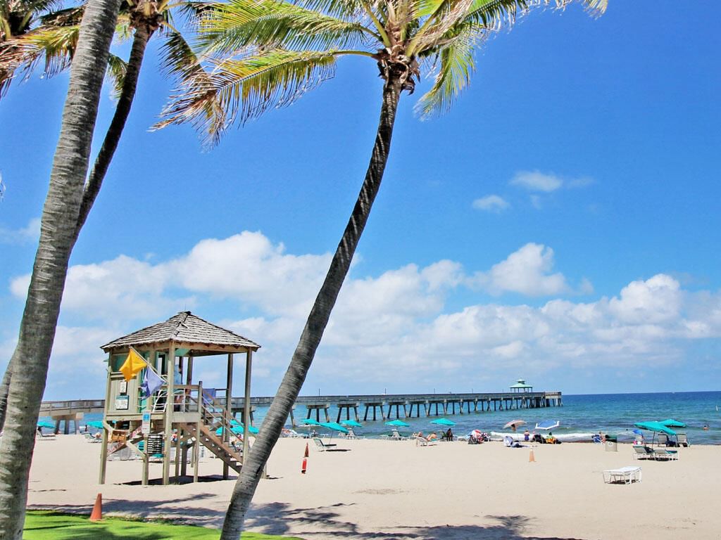 Real estate property located at 2069 Oakridge F Unit 2069, Broward, Oakridge F Condo, Deerfield Beach, FL, US