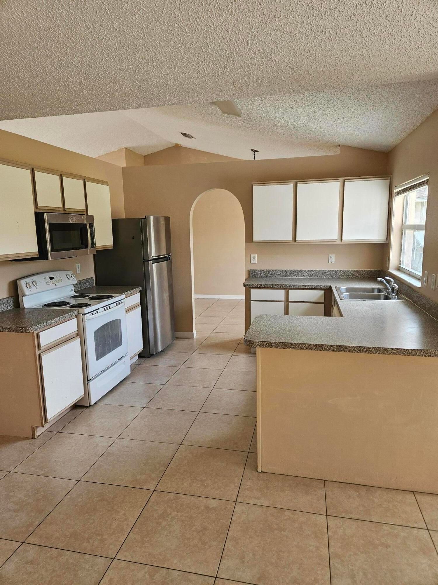 Real estate property located at 570 Ontario, Brevard, Port Malabar Unit 13, Palm Bay, FL, US