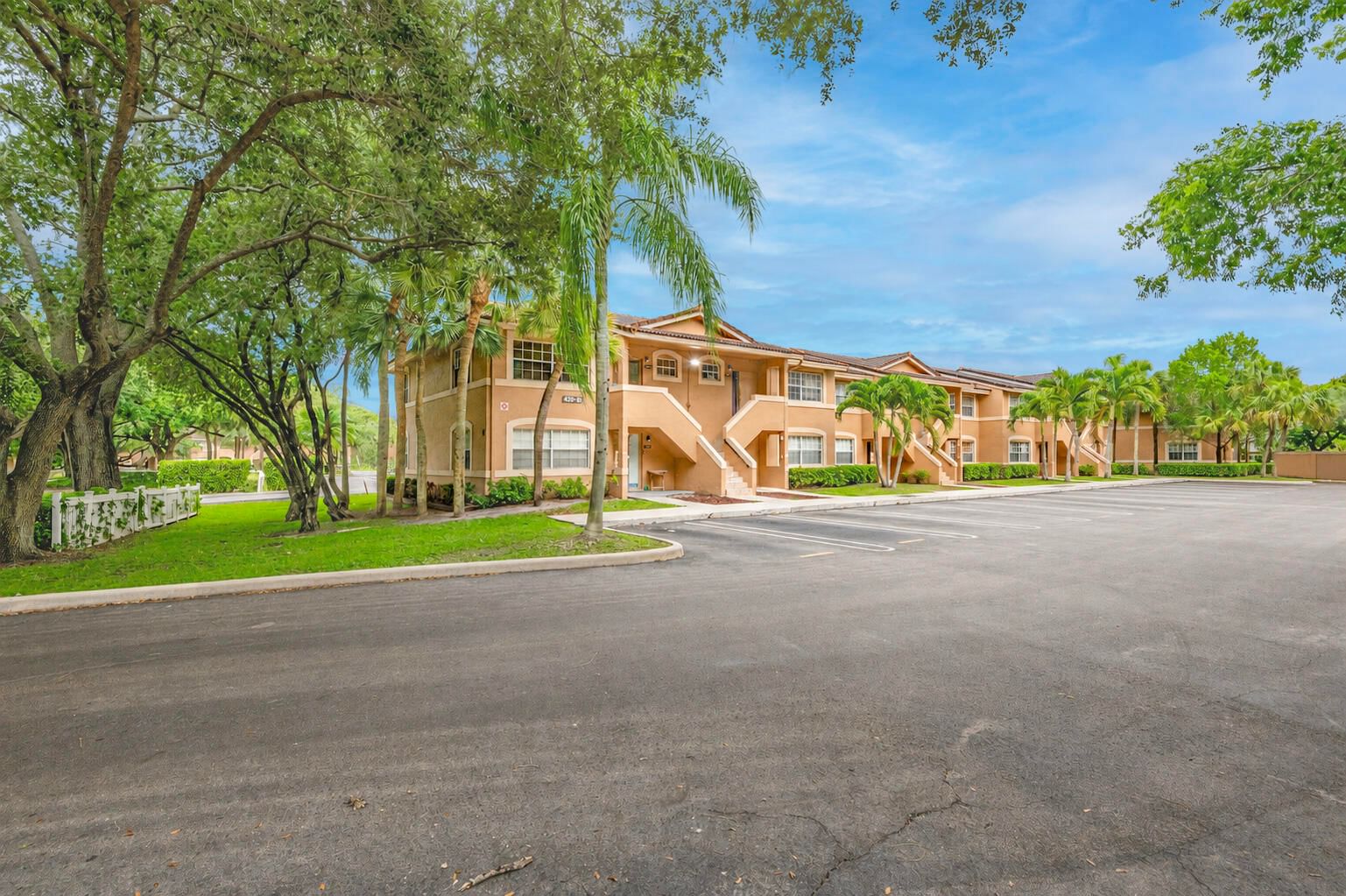 Real estate property located at 4263 115th #4263, Broward, Coral Village Condo, Coral Springs, FL, US