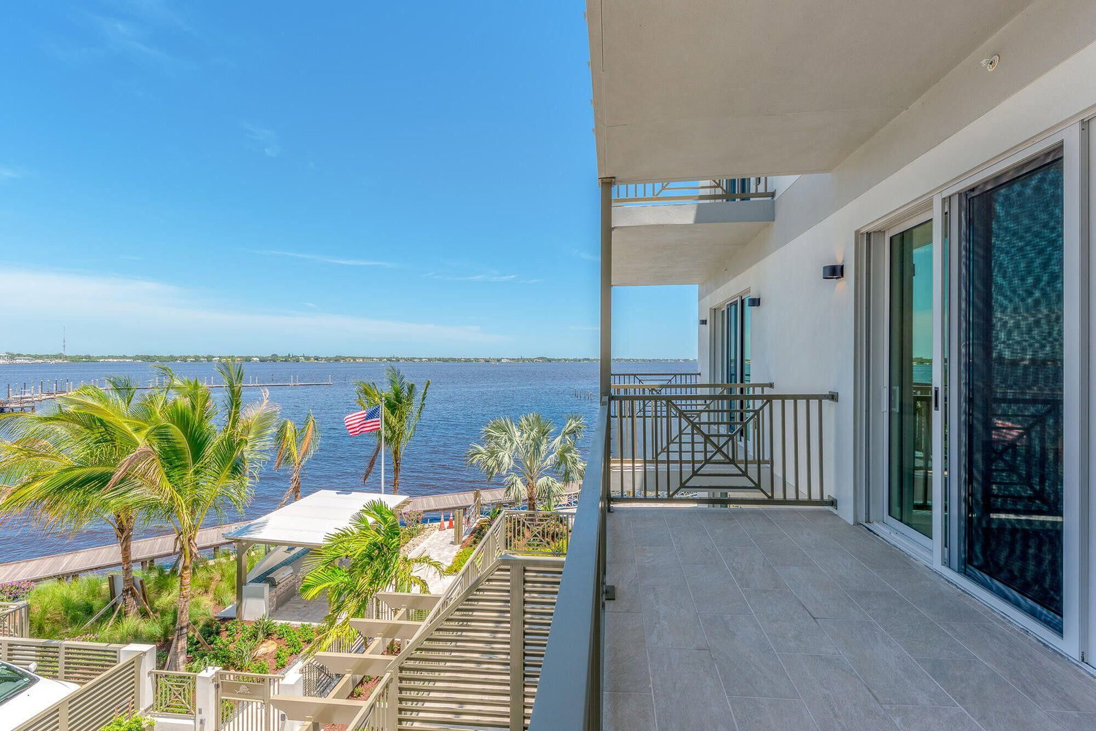 Real estate property located at 41 Seminole #305, Martin, Sailfish Cove Condominium, Stuart, FL, US