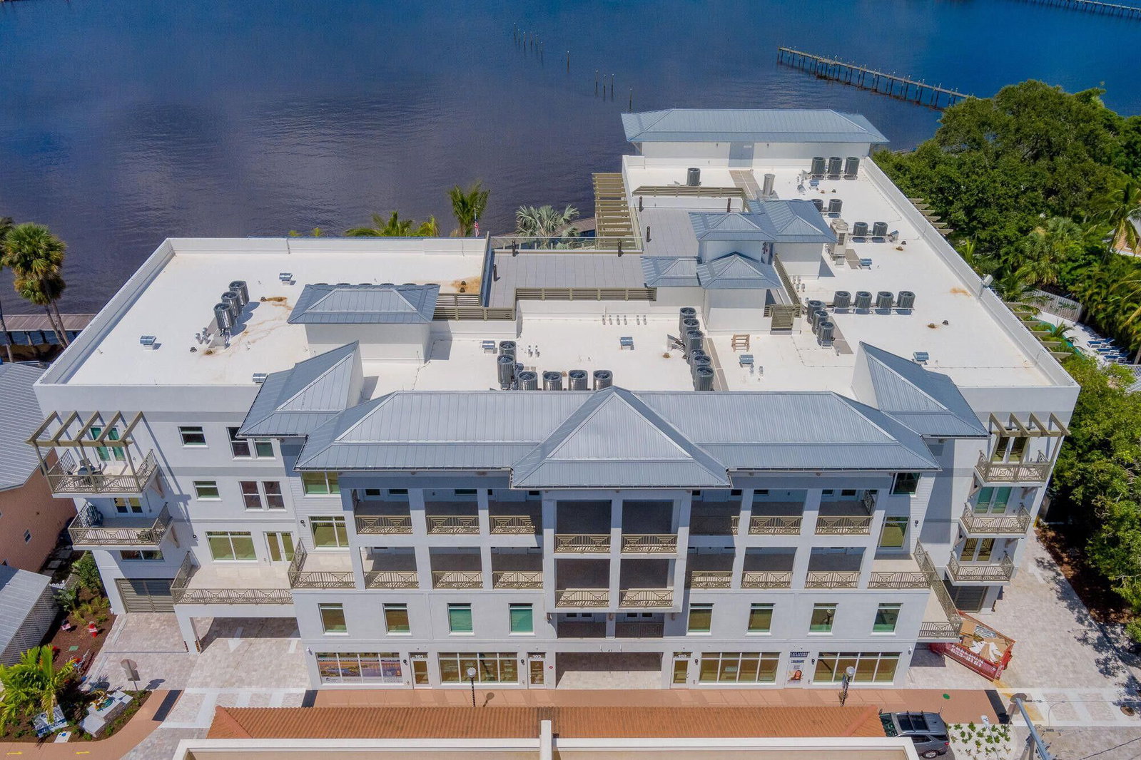 Real estate property located at 41 Seminole #305, Martin, Sailfish Cove Condominium, Stuart, FL, US