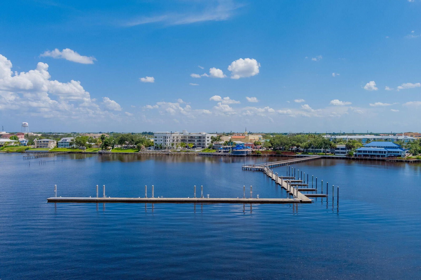Real estate property located at 41 Seminole #305, Martin, Sailfish Cove Condominium, Stuart, FL, US