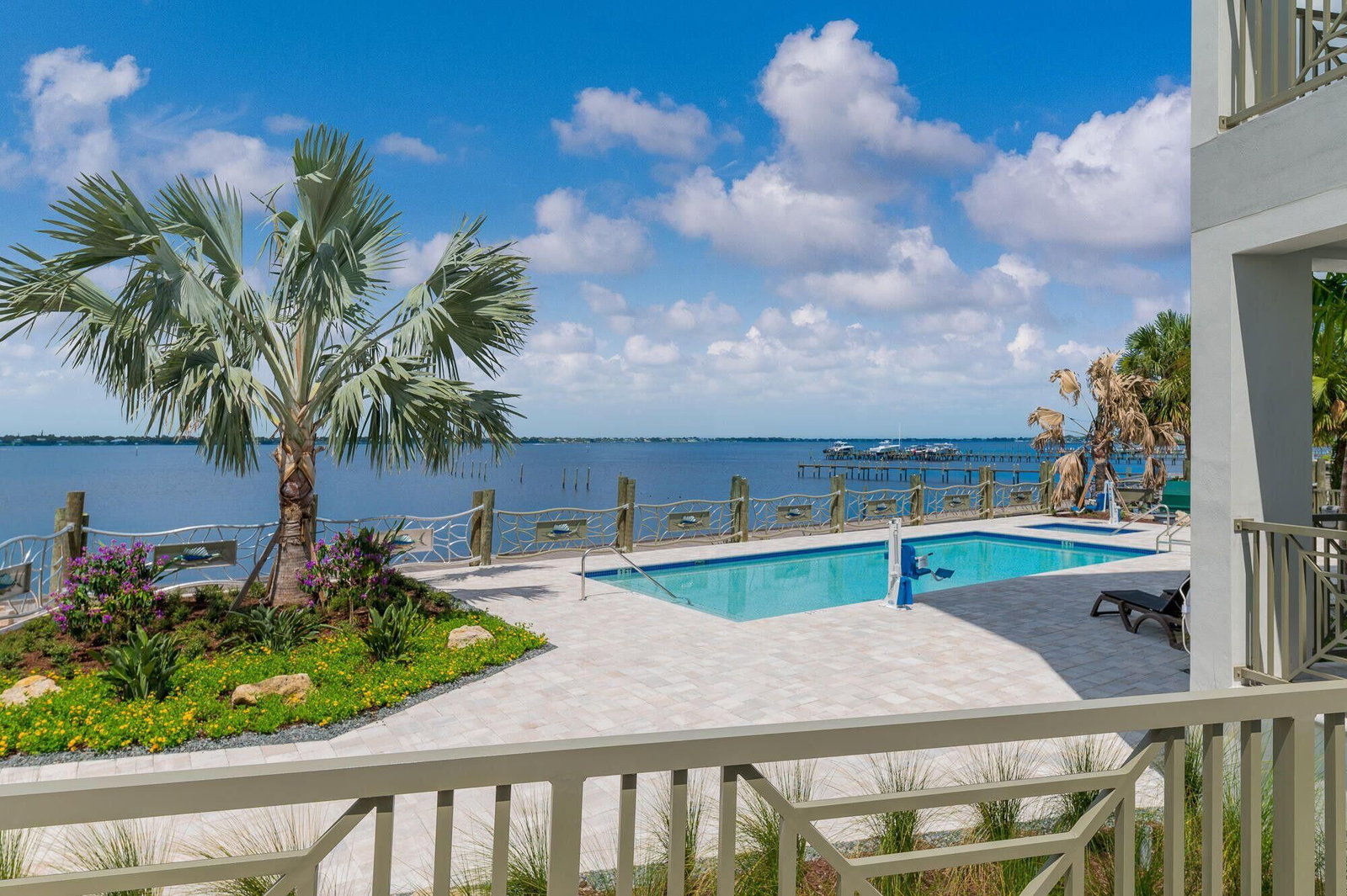 Real estate property located at 41 Seminole #305, Martin, Sailfish Cove Condominium, Stuart, FL, US