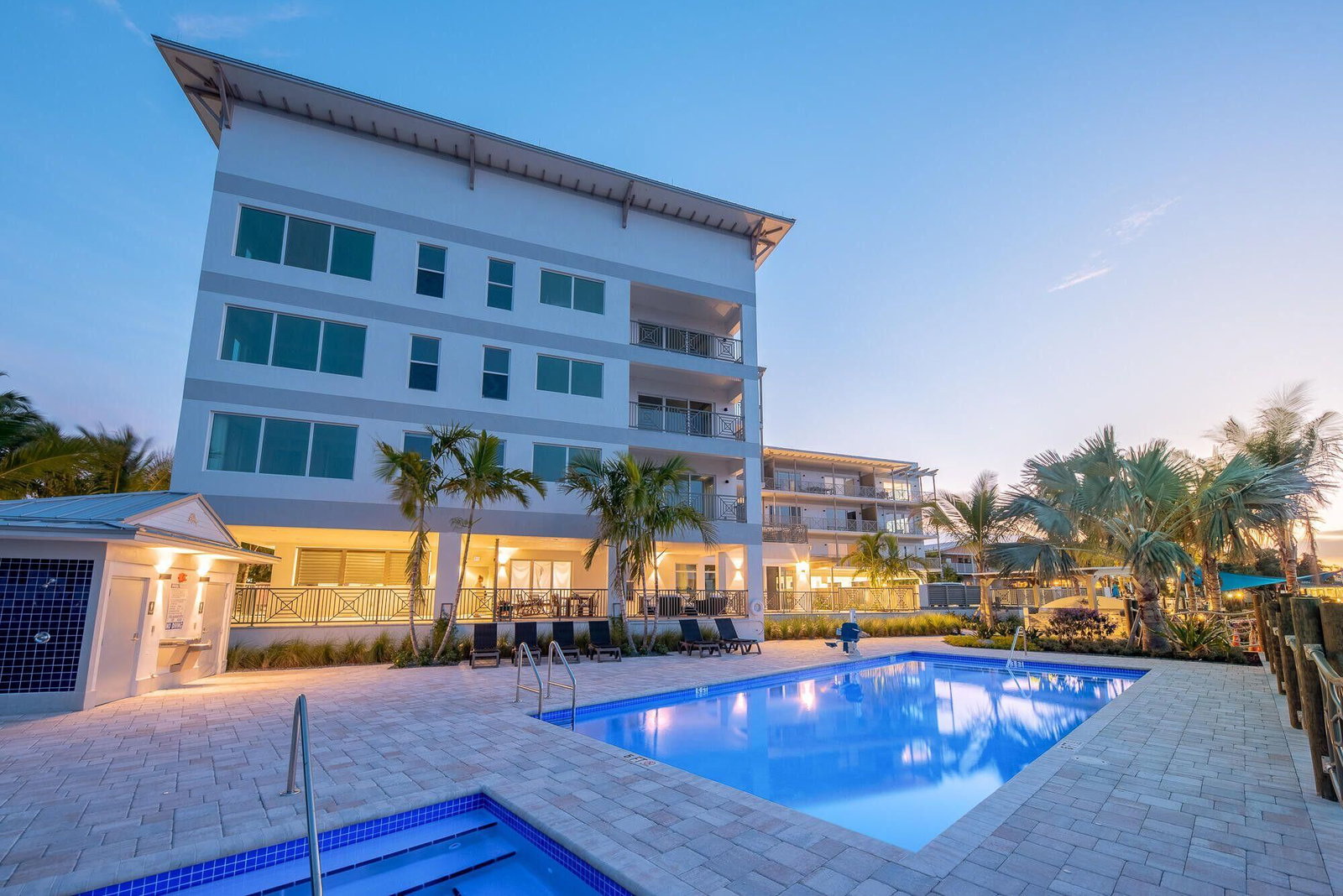 Real estate property located at 41 Seminole #305, Martin, Sailfish Cove Condominium, Stuart, FL, US