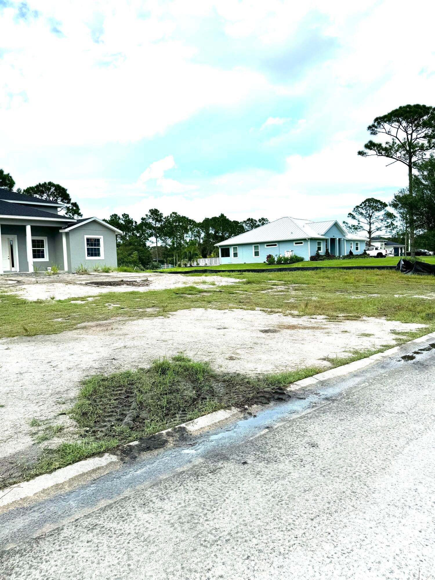Real estate property located at 10615 Sugar Pine, St Lucie, Pine Hollow Units Tree & F, Fort Pierce, FL, US