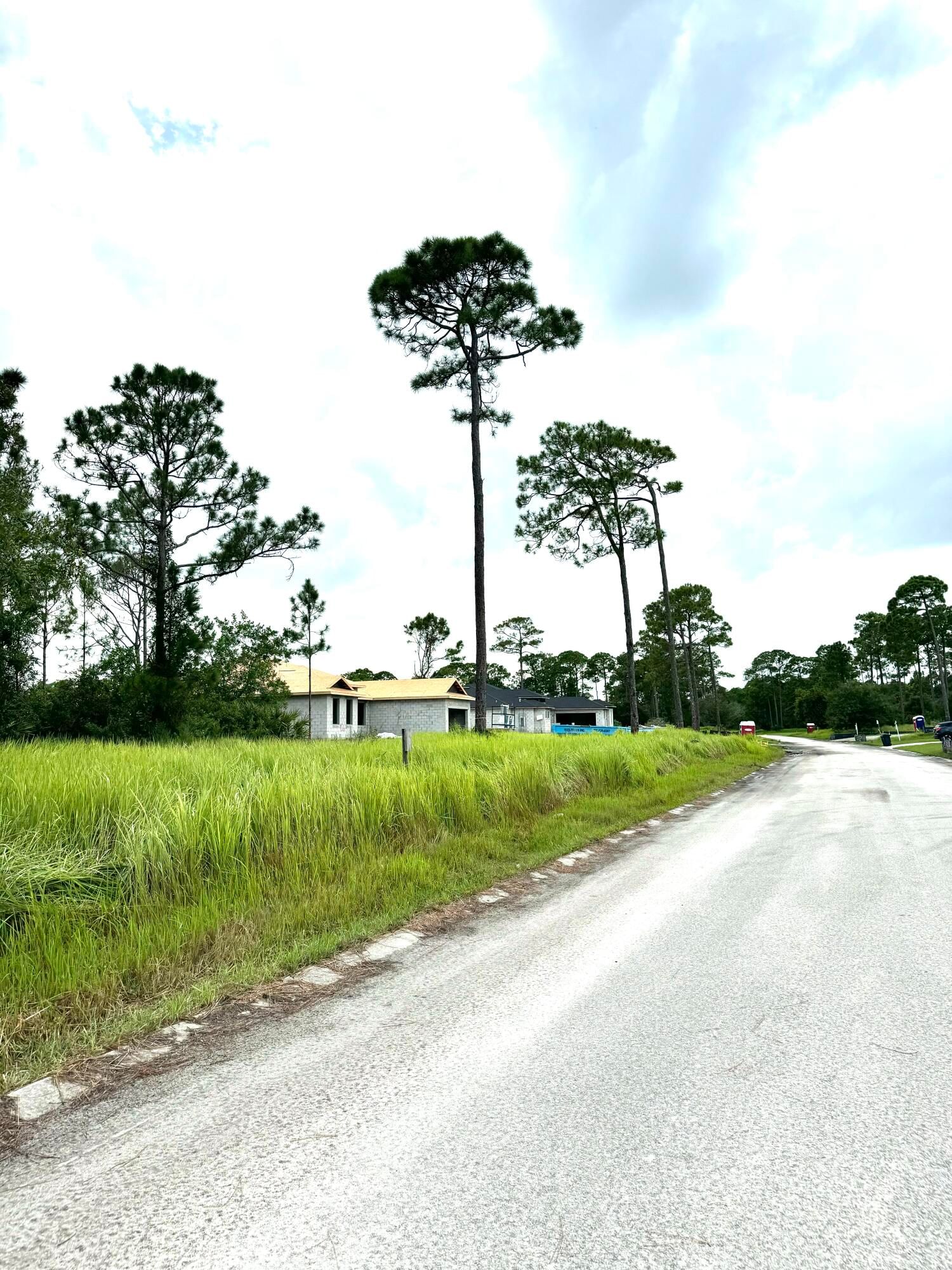 Real estate property located at 10615 Sugar Pine, St Lucie, Pine Hollow Units Tree & F, Fort Pierce, FL, US