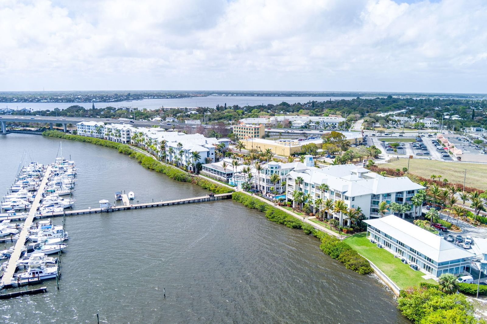 Real estate property located at 975 Flagler #302, Martin, Harborage Yacht Condo, Stuart, FL, US
