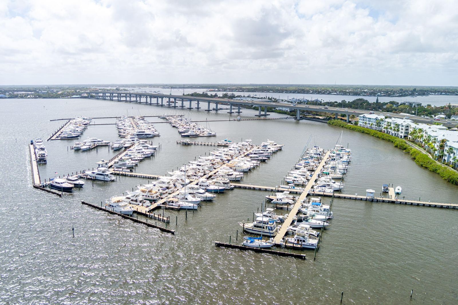 Real estate property located at 975 Flagler #302, Martin, Harborage Yacht Condo, Stuart, FL, US