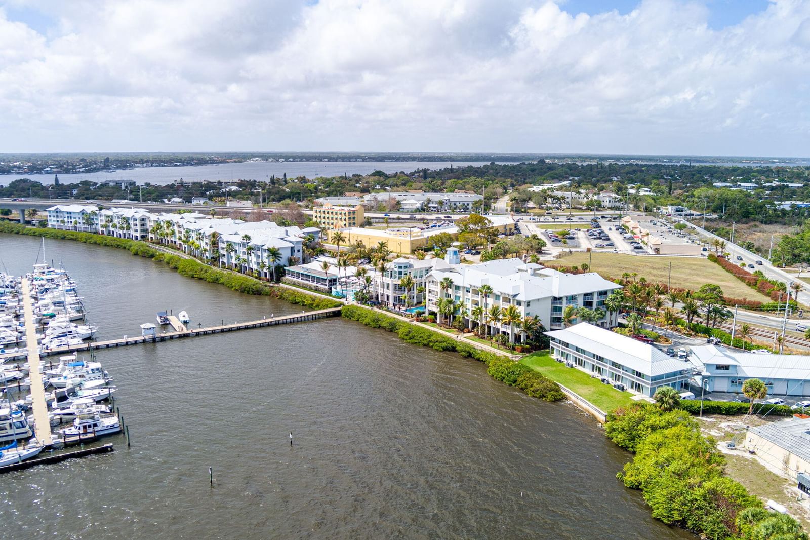 Real estate property located at 975 Flagler #302, Martin, Harborage Yacht Condo, Stuart, FL, US