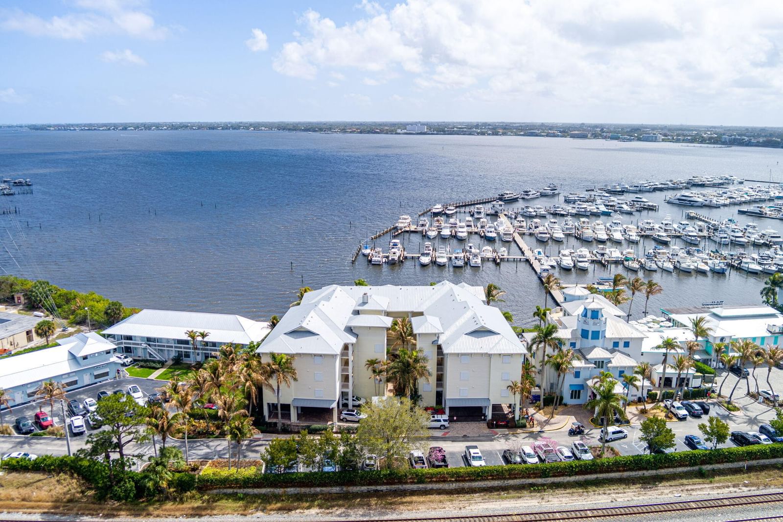 Real estate property located at 975 Flagler #302, Martin, Harborage Yacht Condo, Stuart, FL, US