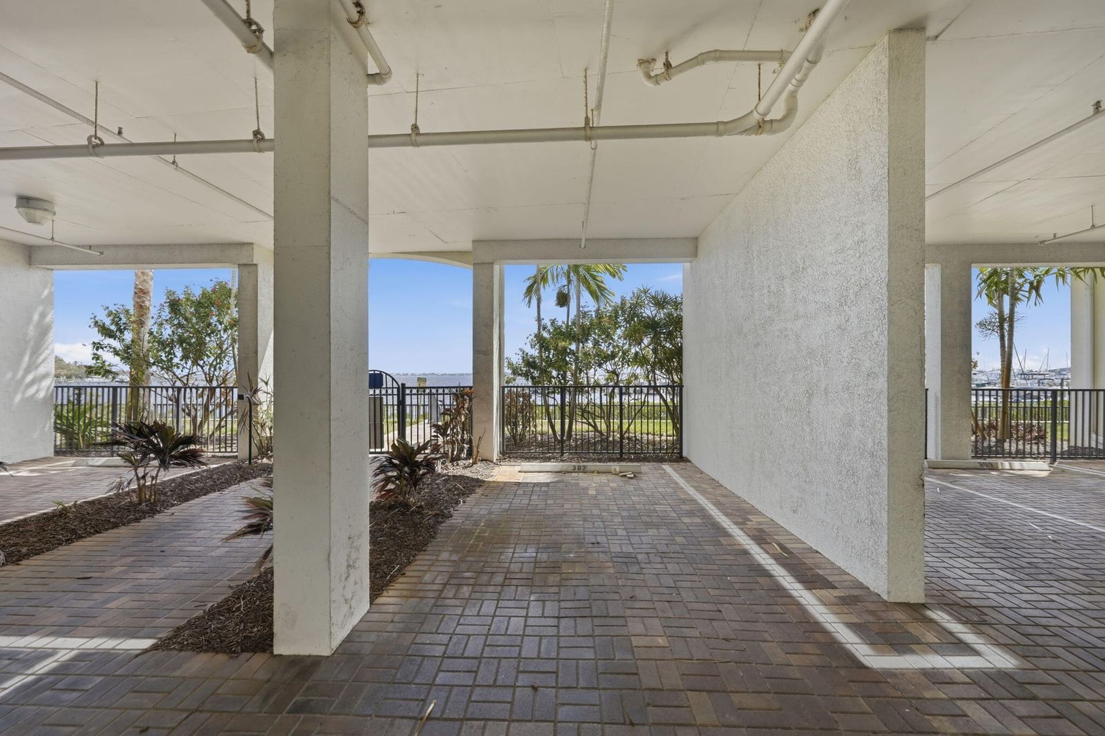 Real estate property located at 975 Flagler #302, Martin, Harborage Yacht Condo, Stuart, FL, US