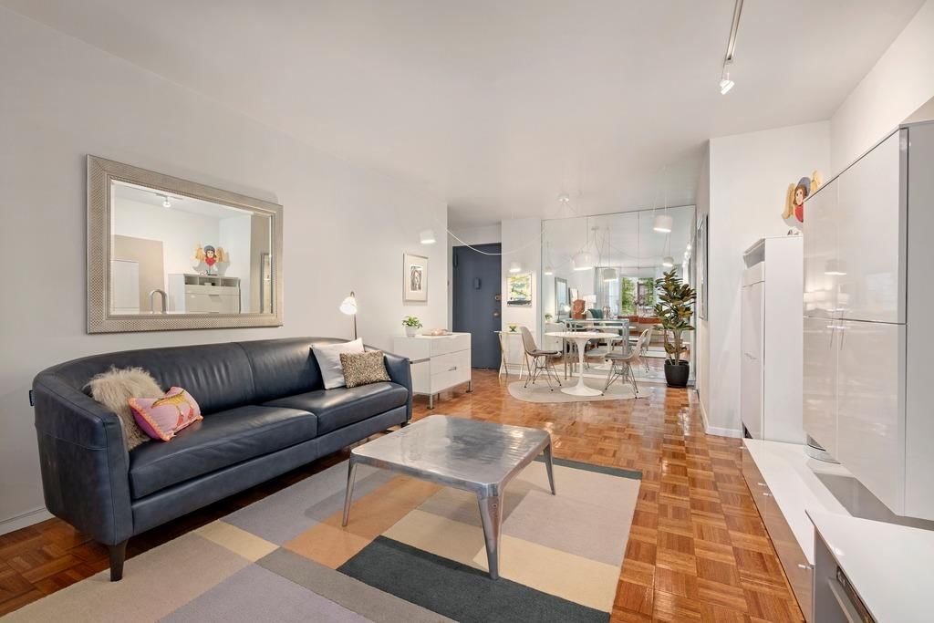 Real estate property located at 400 77th #2-B, NewYork, Upper East Side, New York City, NY