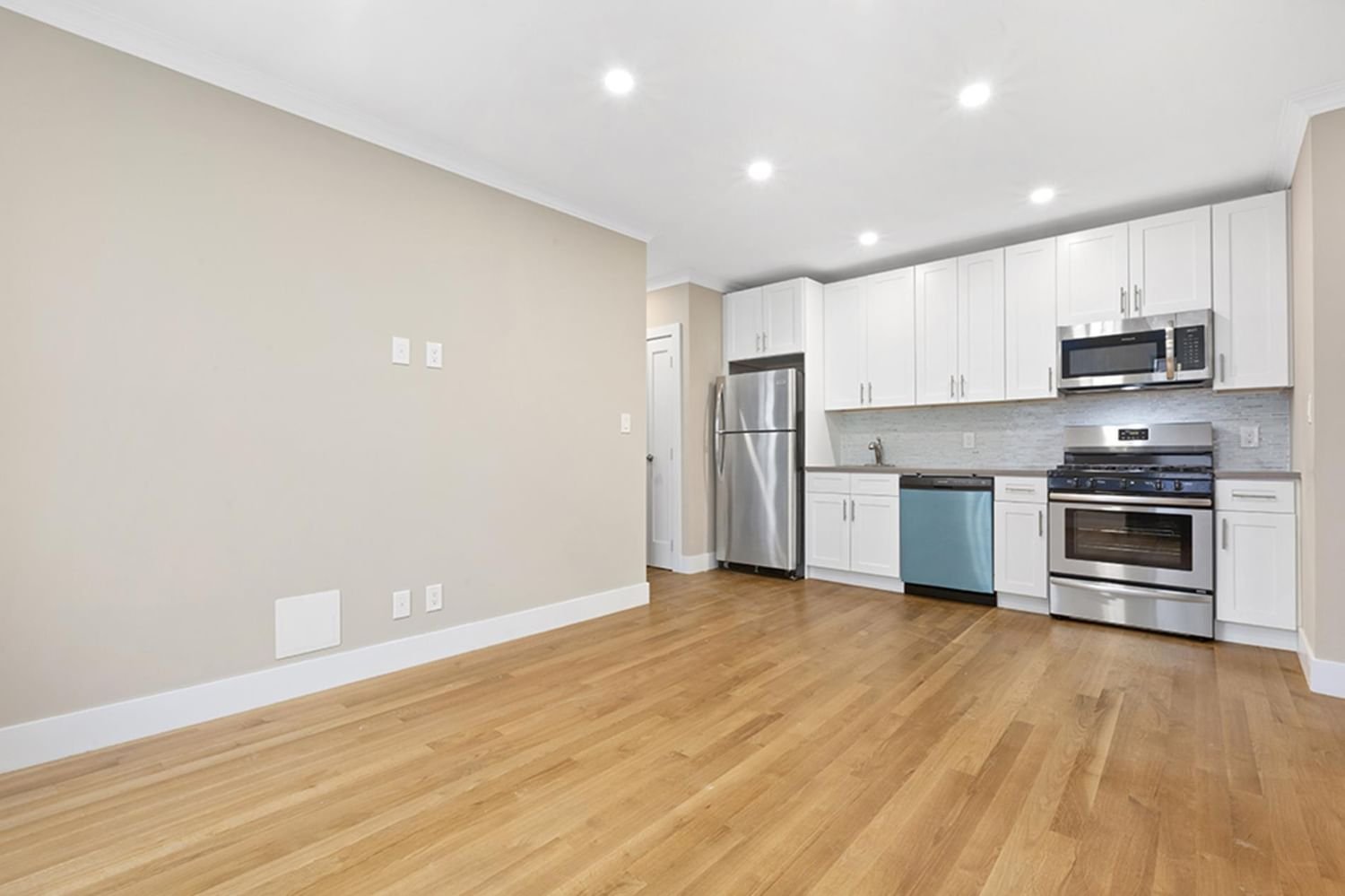 Real estate property located at 811 Walton E-22, Bronx, Mott Haven, New York City, NY