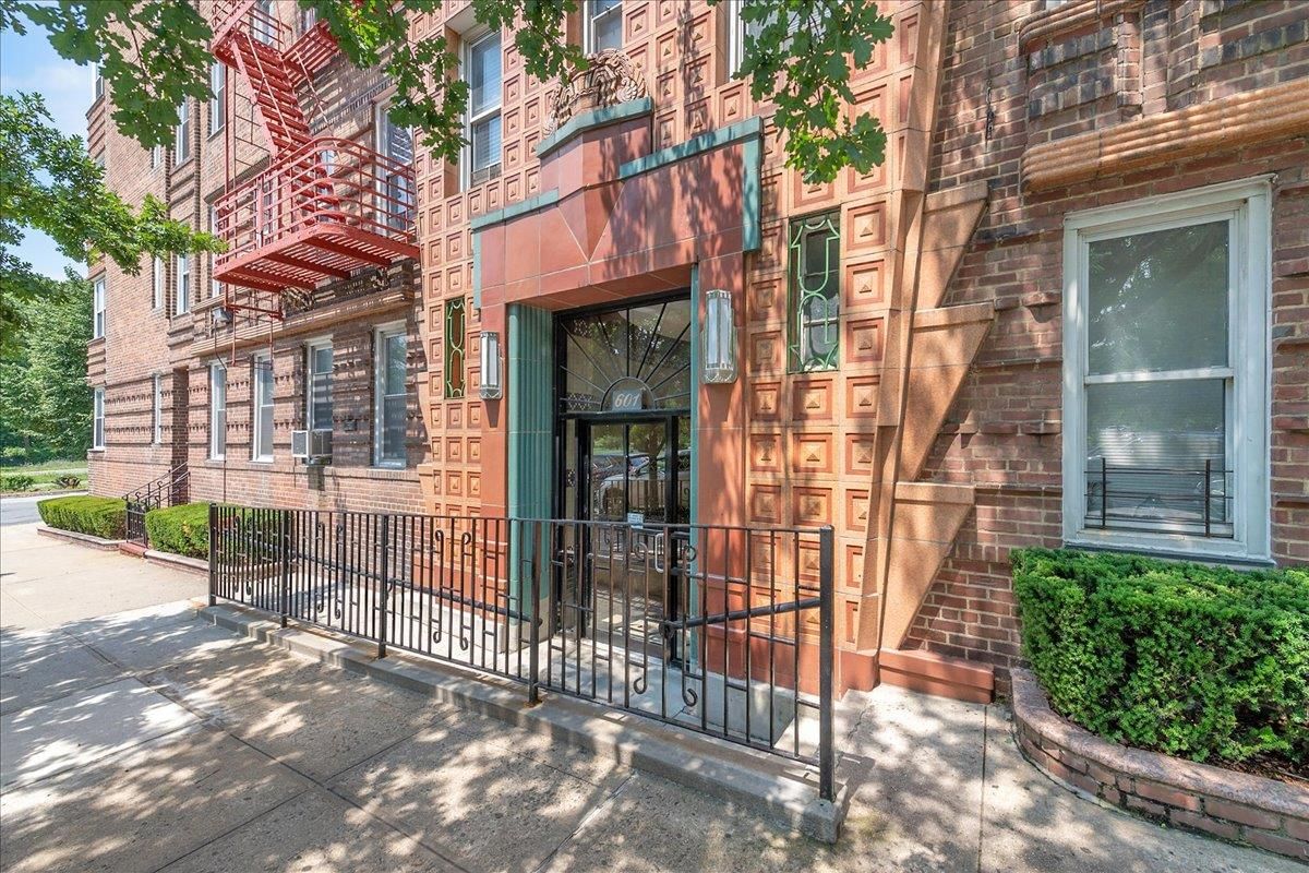 Real estate property located at 601 Pelham #408, Bronx, Pelham Parkway, New York City, NY