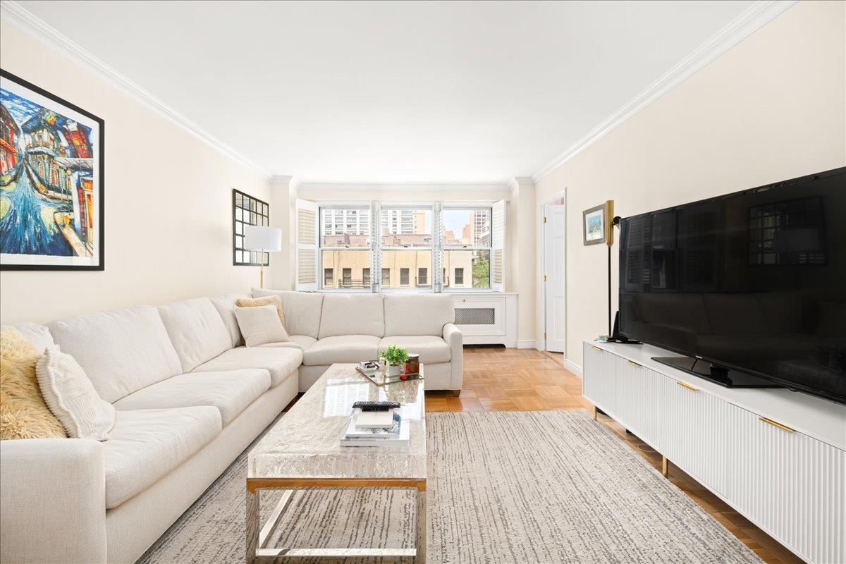 Real estate property located at 300 71st #6-N, NewYork, Upper East Side, New York City, NY