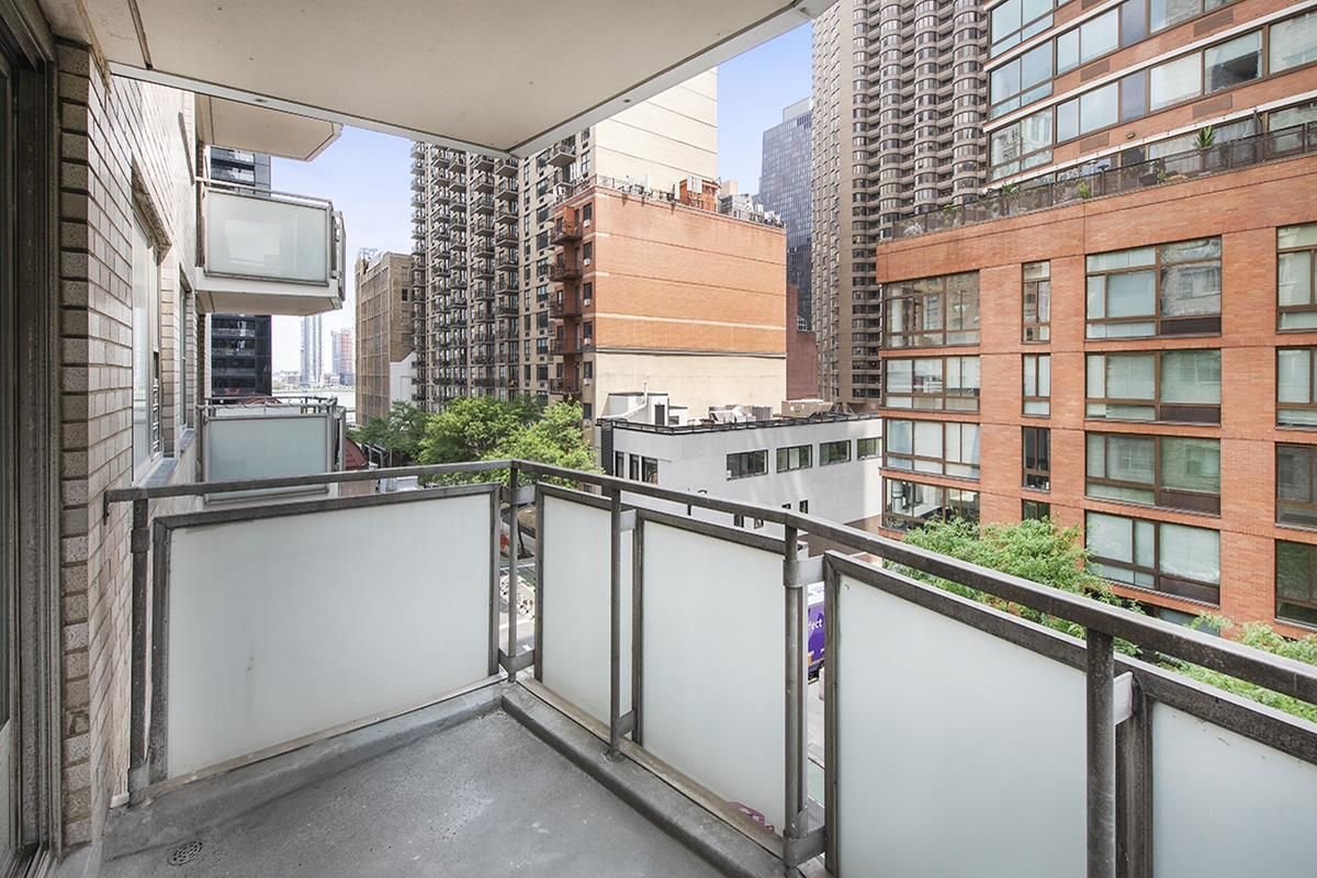 Real estate property located at 300 40th #5-K, NewYork, Murray Hill, New York City, NY