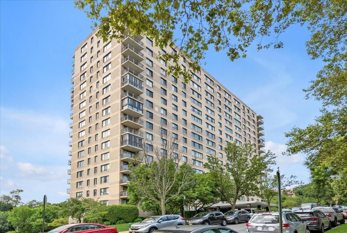 Real estate property located at 3671 Hudson Manor #8-M, Bronx, Riverdale, New York City, NY