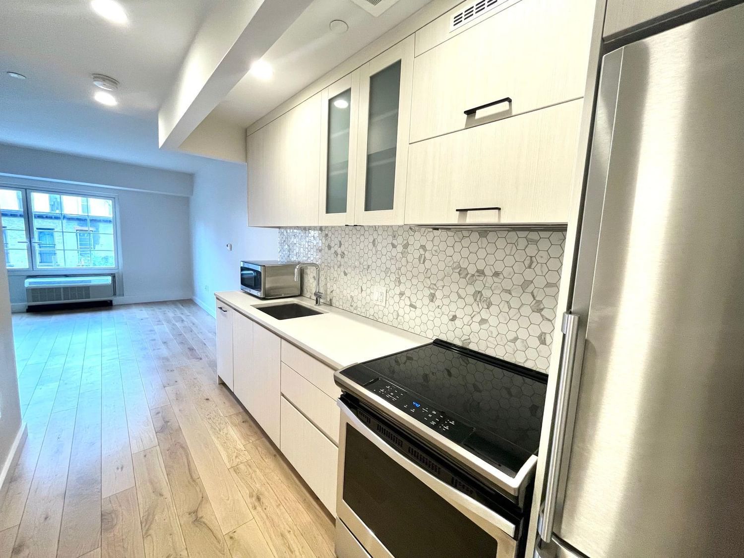 Real estate property located at 555 Waverly #2-F, Kings, New York City, NY