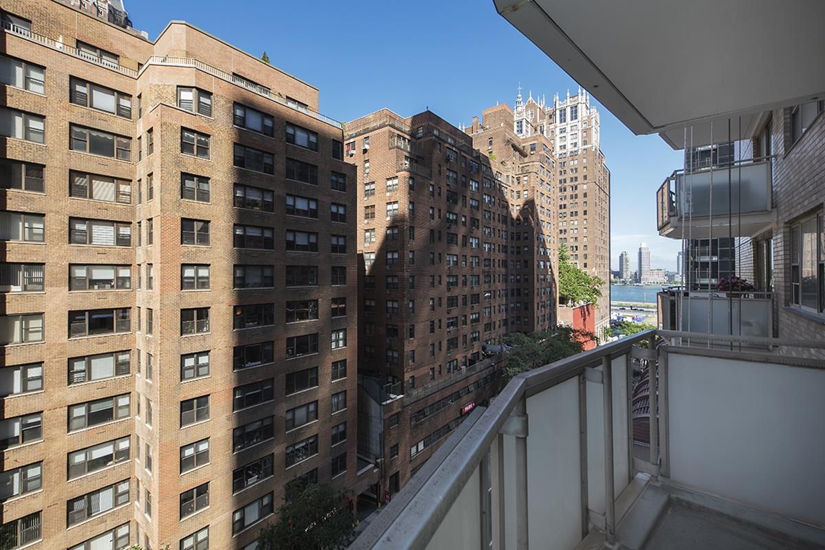 Real estate property located at 300 40th #8-B, NewYork, Murray Hill, New York City, NY