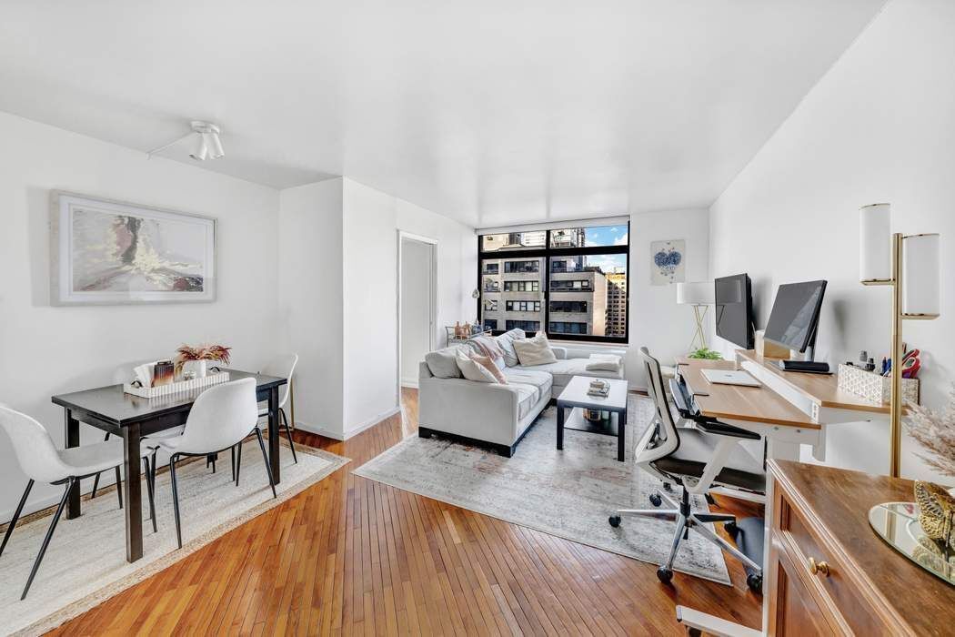 Real estate property located at 400 70th #1703, NewYork, Lenox Hill, New York City, NY