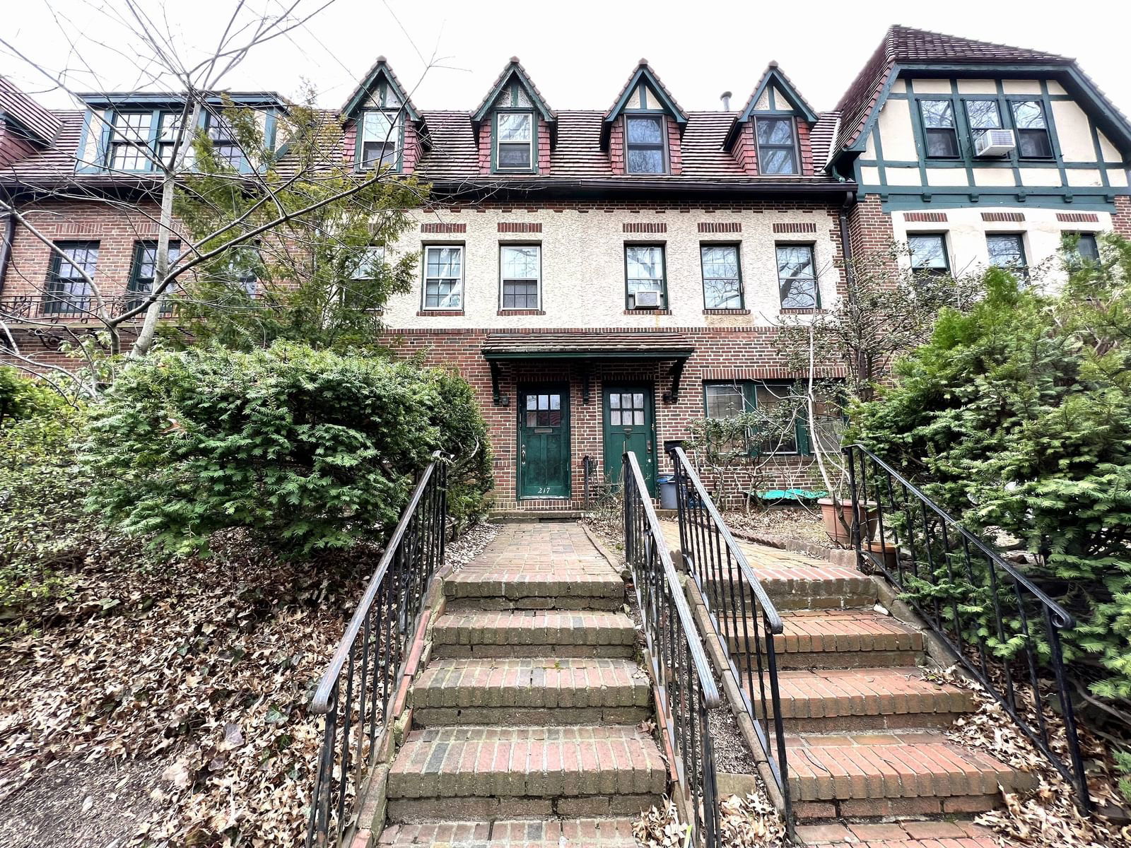 Real estate property located at 217 Burns #3Fl, Queens, Forest Hills, New York City, NY