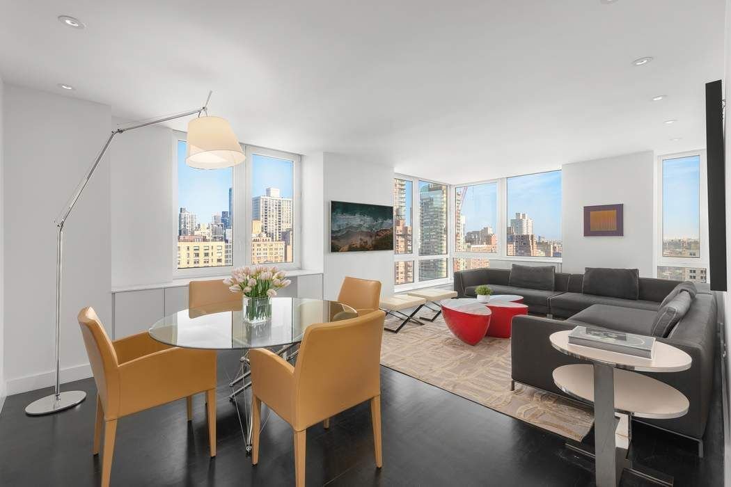 Real estate property located at 300 77th #17C, NewYork, Upper East Side, New York City, NY