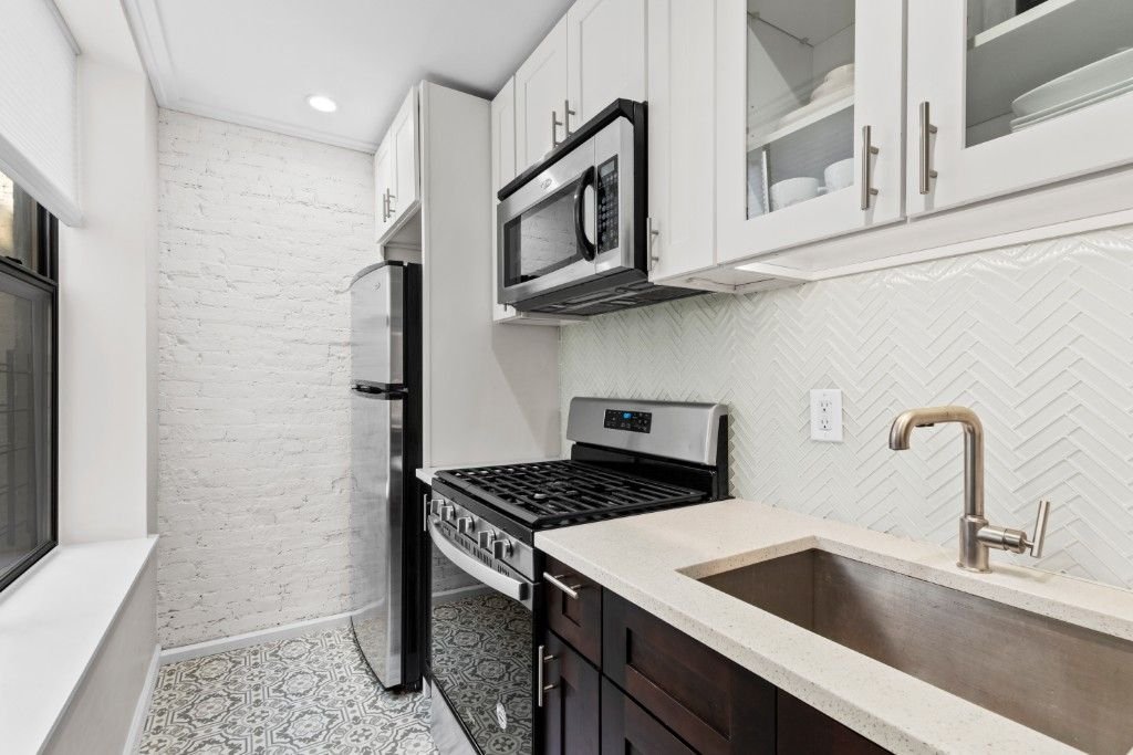 Real estate property located at 14-23 31st #2E, Queens, New York City, NY