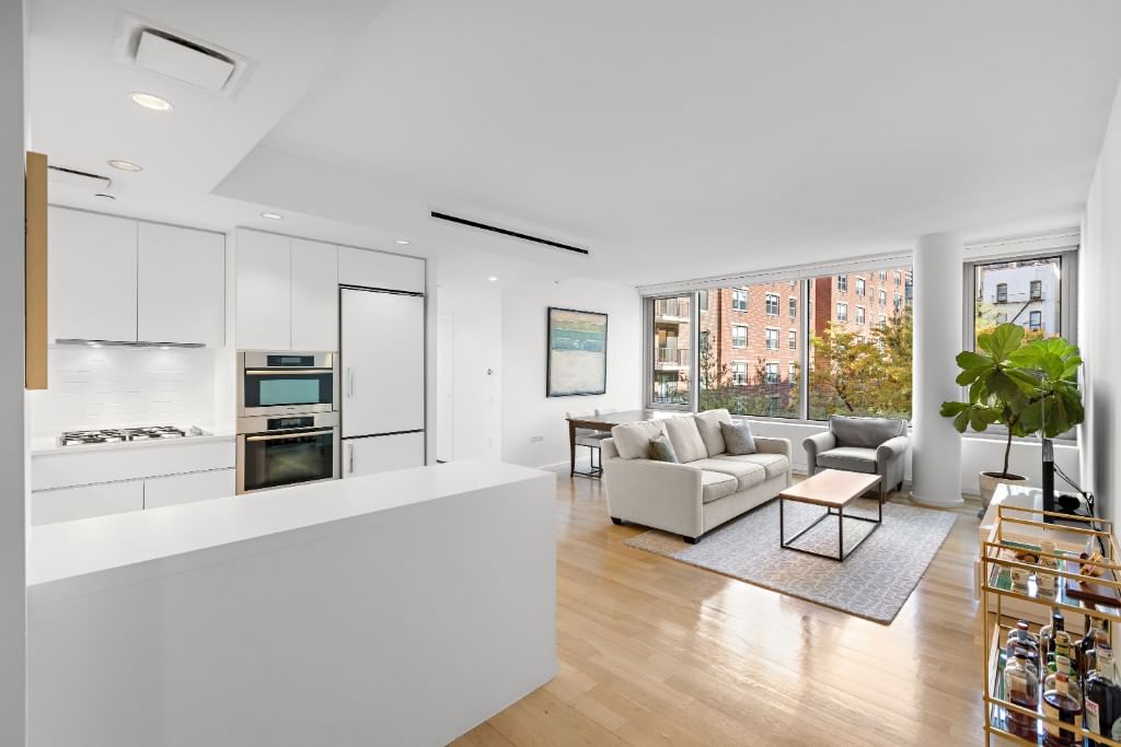 Real estate property located at 425 53rd #402, NewYork, Midtown West, New York City, NY