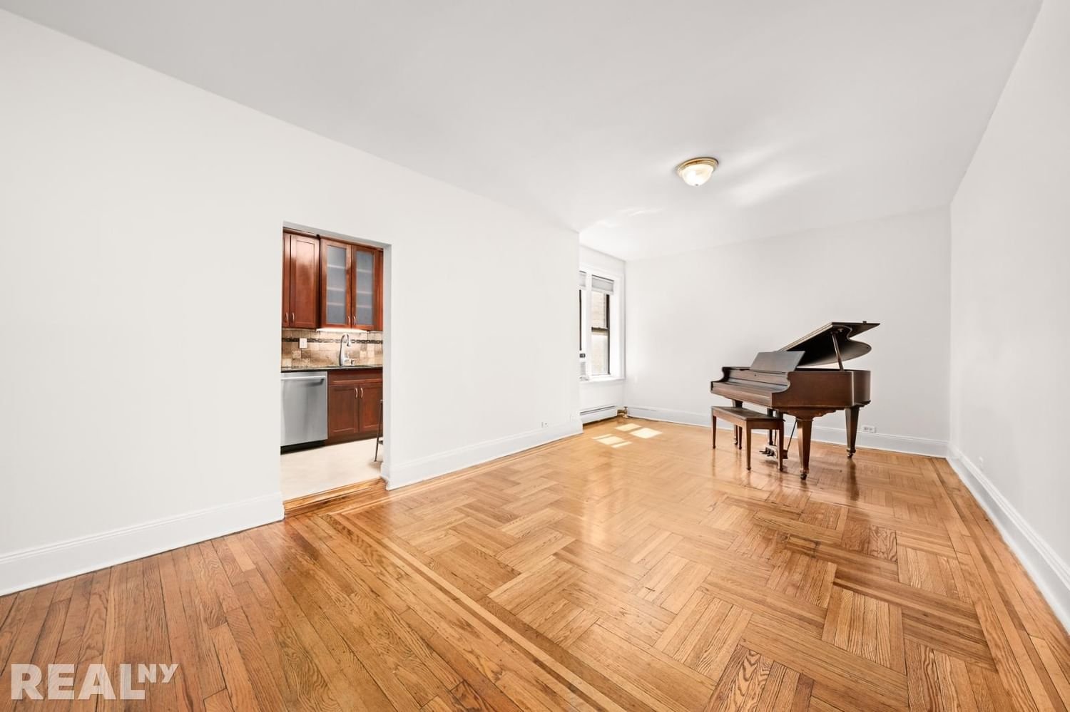Real estate property located at 24 Bennett #52B, NewYork, Washington Heights, New York City, NY