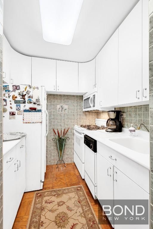 Real estate property located at 444 86th #27J, New York, Upper East Side, New York City, NY