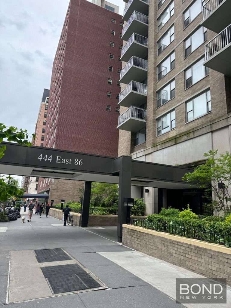 Real estate property located at 444 86th #27J, New York, Upper East Side, New York City, NY