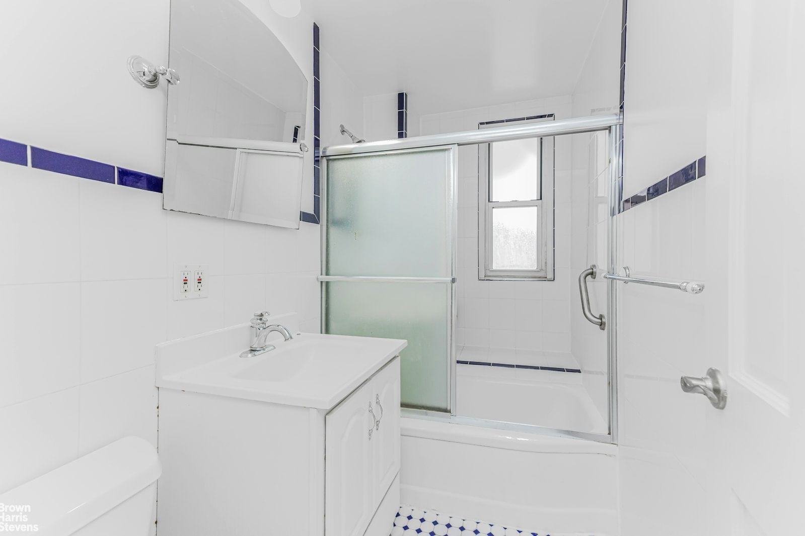 Real estate property located at 153 BENNETT #5F, New York, Hudson Heights, New York City, NY