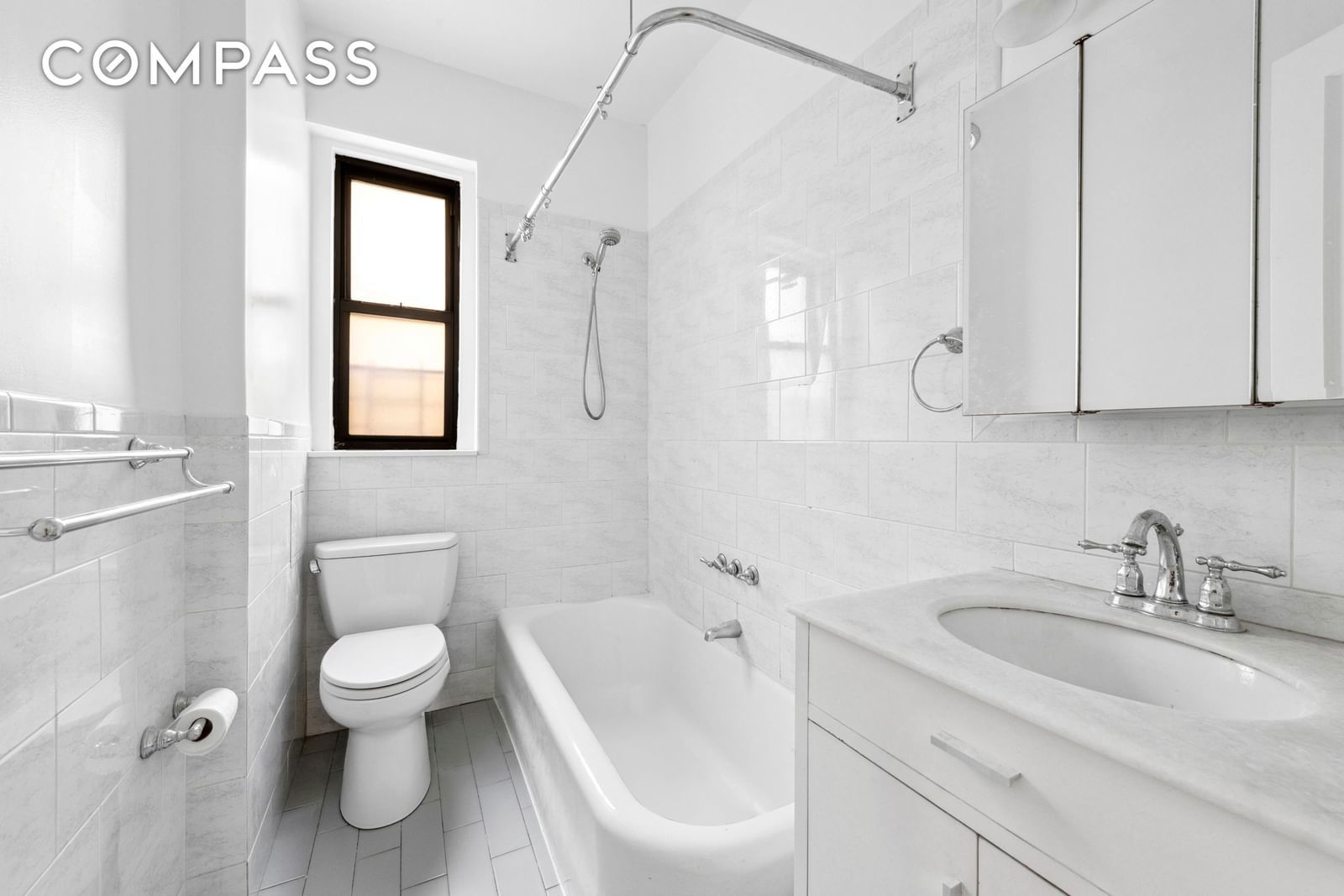 Real estate property located at 371 Fort Washington #2F, New York, Hudson Heights, New York City, NY