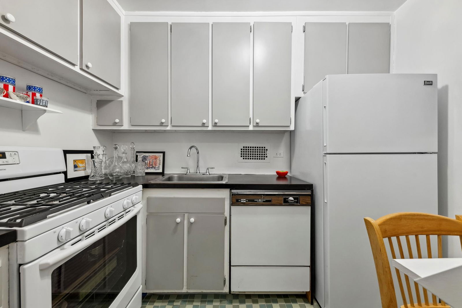 Real estate property located at 420 72ND #15E, New York, Lenox Hill, New York City, NY
