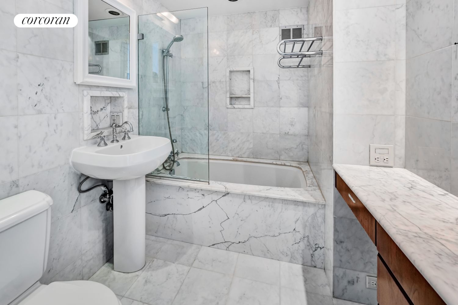 Real estate property located at 169 69TH #11C, New York, Lenox Hill, New York City, NY