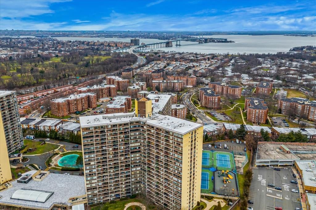 Real estate property located at 2 Bay Club #1-V, Queens, Bay Terrace, New York City, NY