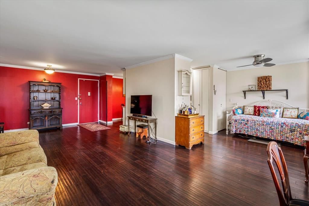 Real estate property located at 2 Bay Club #1-V, Queens, Bay Terrace, New York City, NY