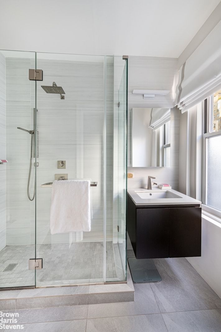 Real estate property located at 1070 PARK #5D, New York, Carnegie Hill, New York City, NY