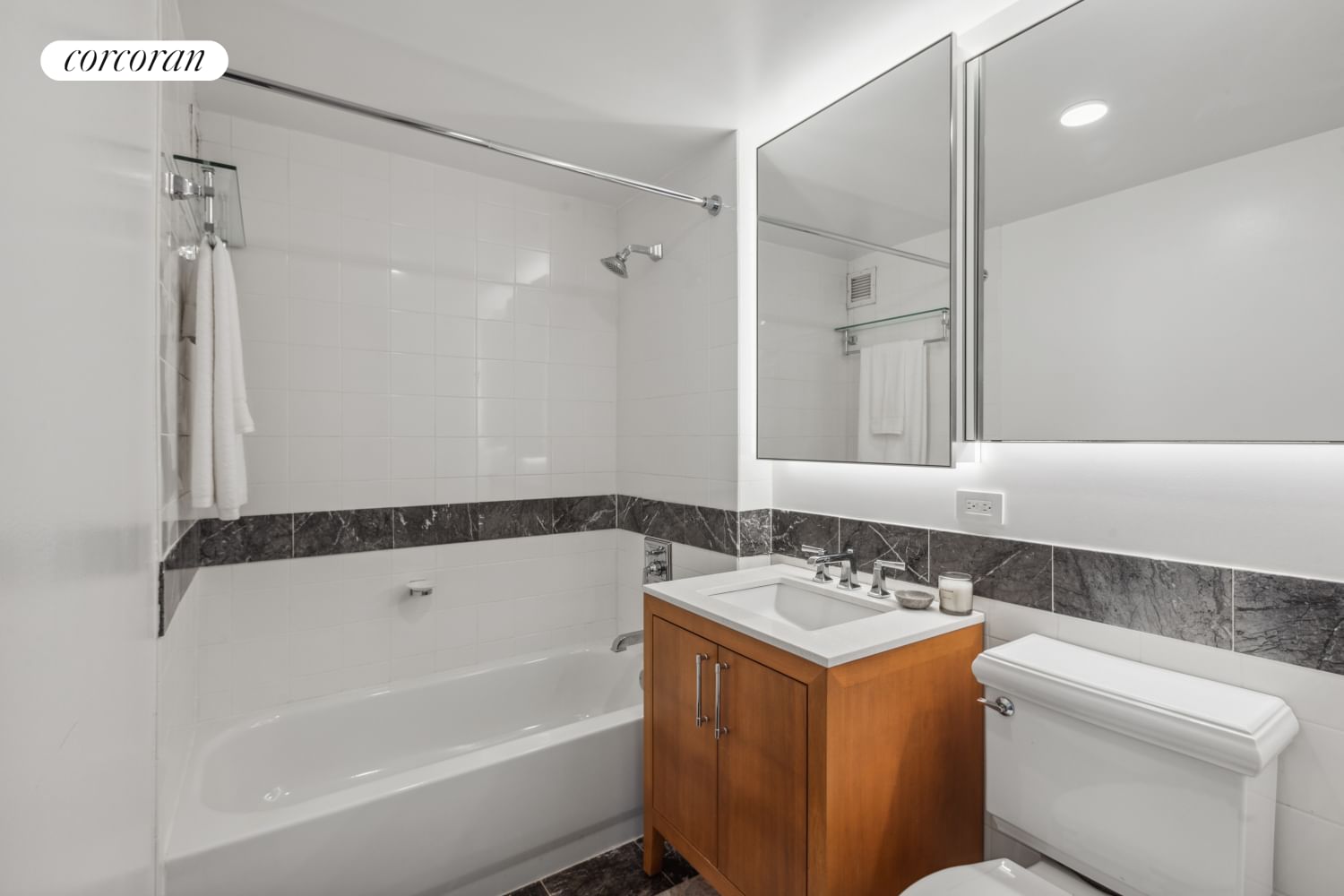 Real estate property located at 425 MAIN #5D, New York, Roosevelt Island, New York City, NY