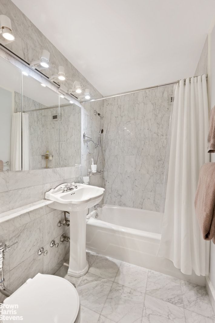 Real estate property located at 166 61ST #4E, New York, Lenox Hill, New York City, NY
