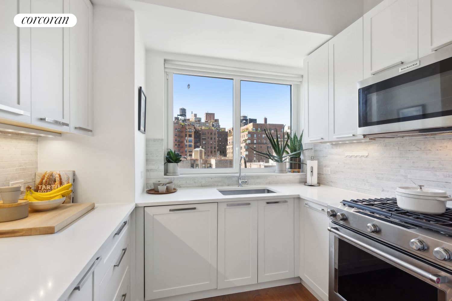 Real estate property located at 200 94TH #902, New York, Yorkville, New York City, NY