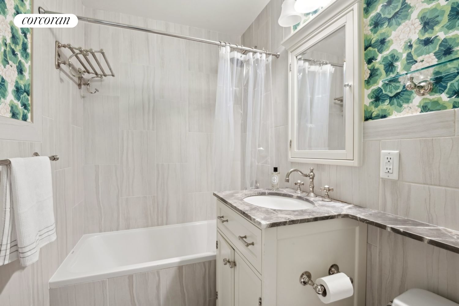 Real estate property located at 575 MAIN #605, New York, Roosevelt Island, New York City, NY