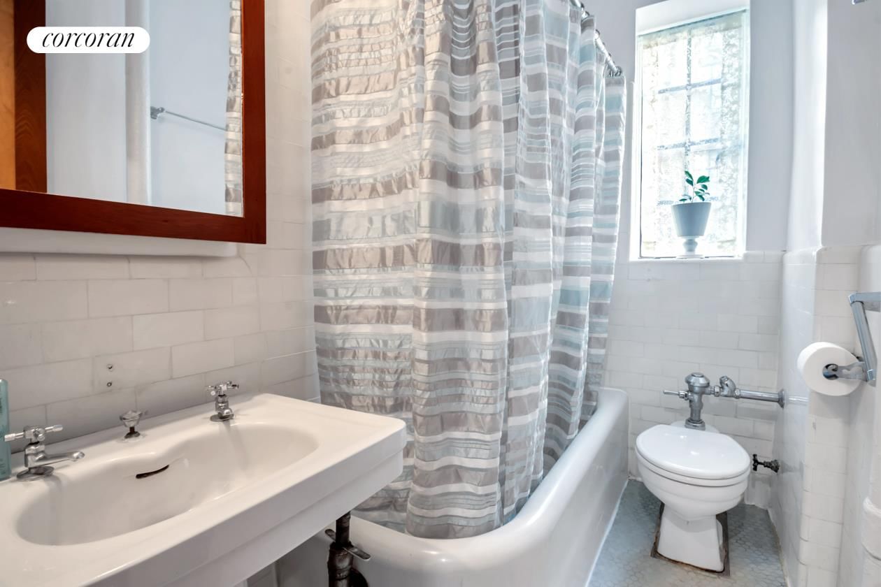 Real estate property located at 116 PINEHURST G33, New York, Hudson Heights, New York City, NY