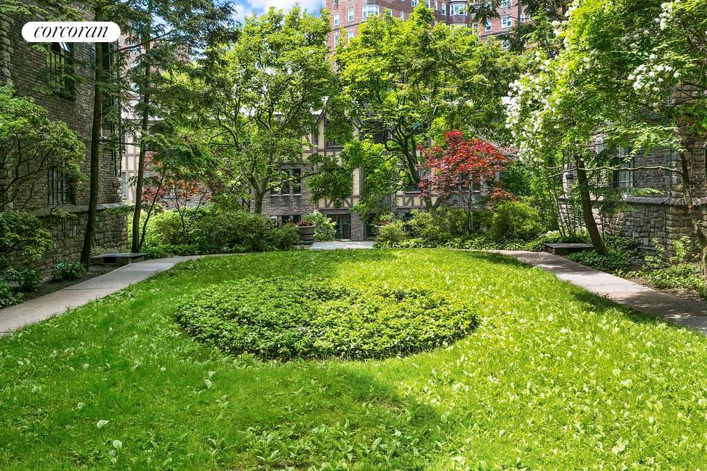 Real estate property located at 116 PINEHURST G33, New York, Hudson Heights, New York City, NY