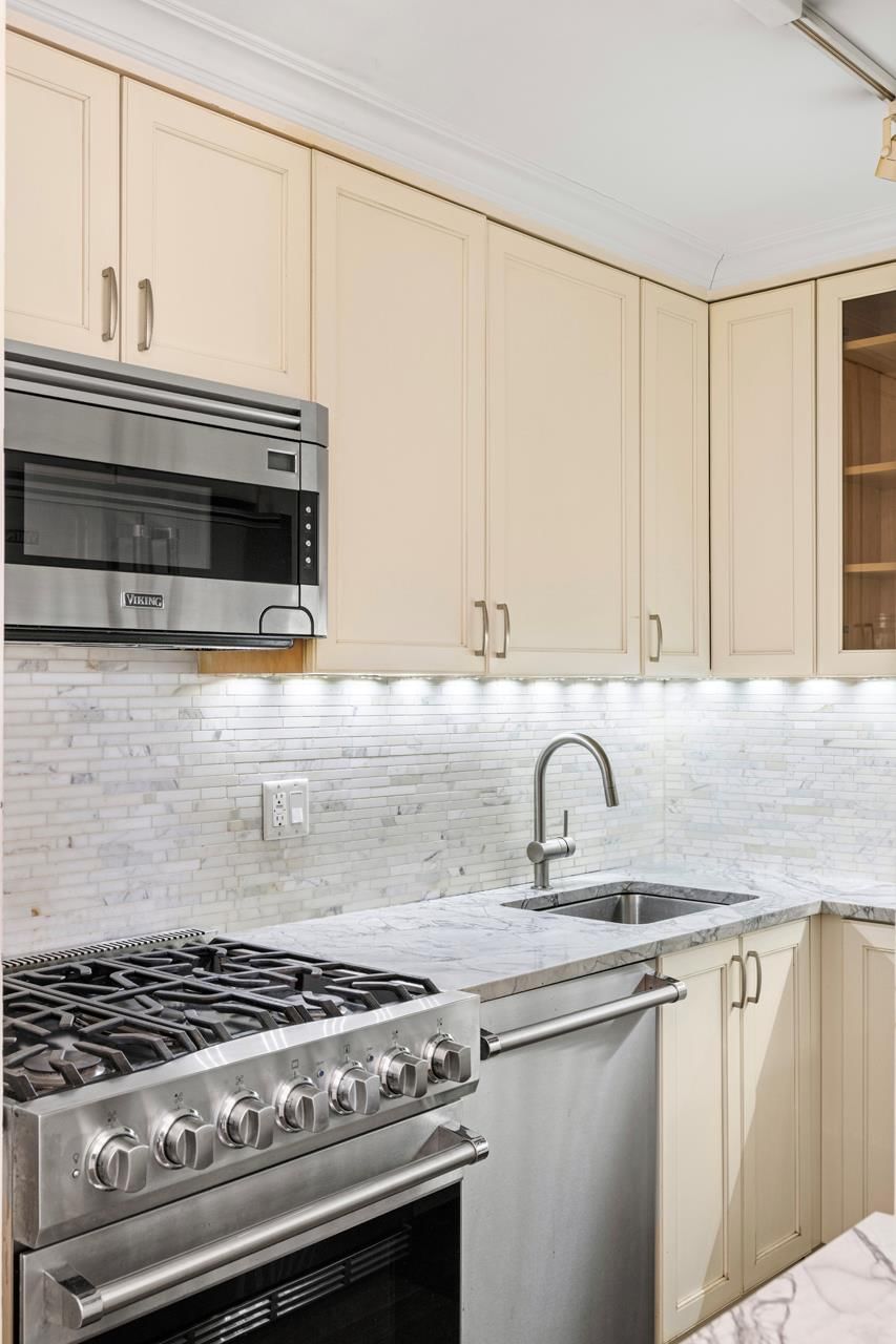 Real estate property located at 575 MAIN #1101, New York, Roosevelt Island, New York City, NY